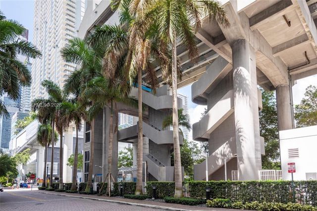 31 SE 5th Street 705, Miami, FL 33131
