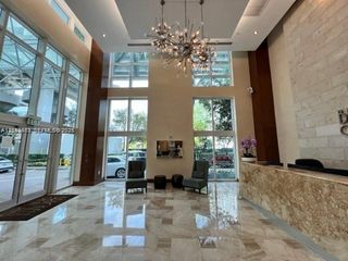 31 SE 5th Street 705, Miami, FL 33131