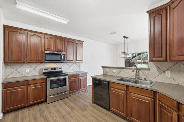 2917 Saint Andrews Drive, Lewisville, TX 75067