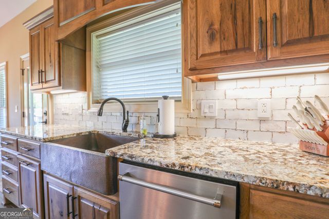 262 Poinsettia Place S, Sparta, GA 31087