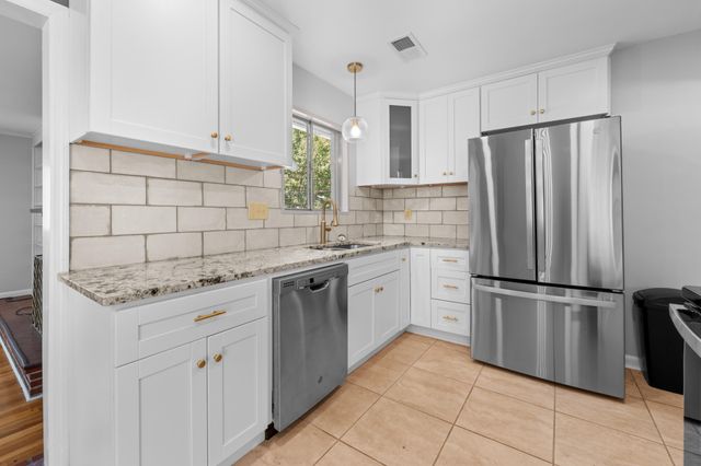 151 N WHITE STATION RD, Memphis, TN 38117