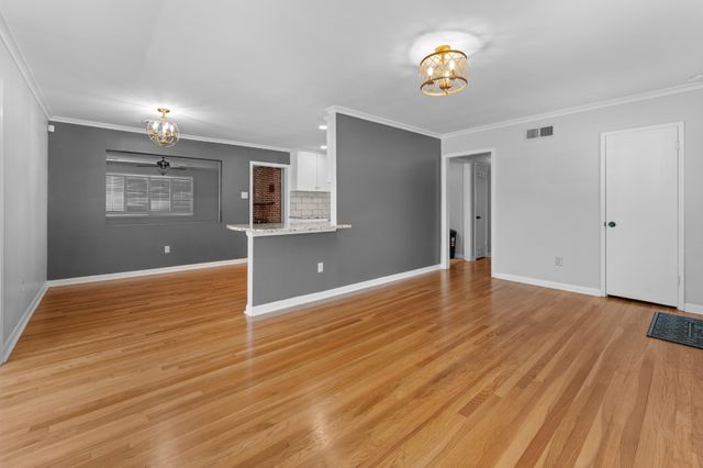 151 N WHITE STATION RD, Memphis, TN 38117