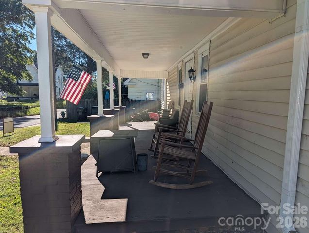 327 Aycock Street NE, Concord, NC 28025