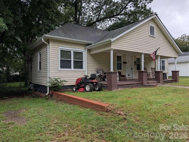 327 Aycock Street NE, Concord, NC 28025