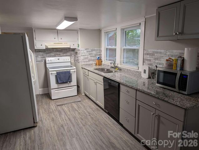 327 Aycock Street NE, Concord, NC 28025