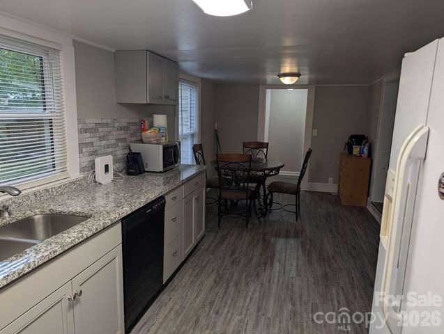 327 Aycock Street NE, Concord, NC 28025