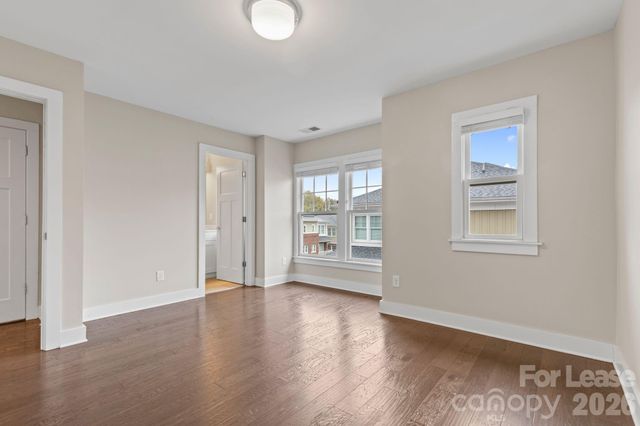 129 Grandin Road, Charlotte, NC 28208