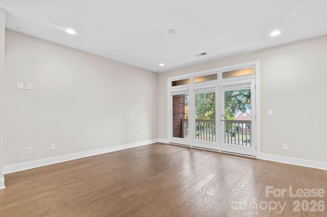 129 Grandin Road, Charlotte, NC 28208