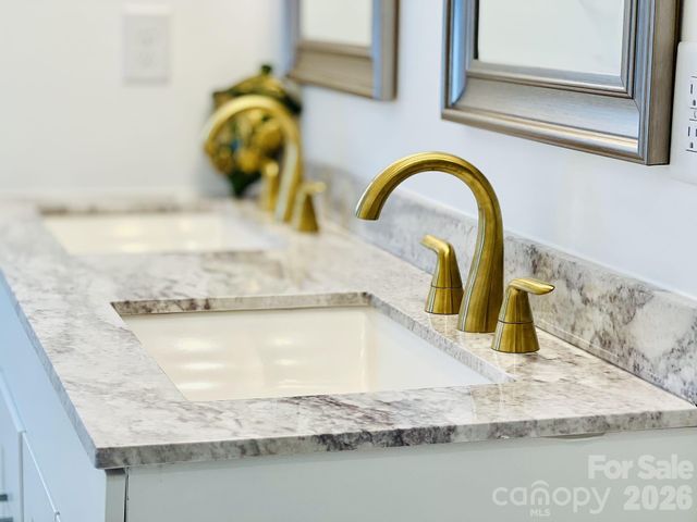 2415 Kimway Drive, Matthews, NC 28105