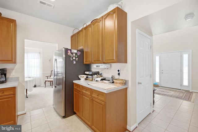 70 PARADISE VALLEY RD, Falling Waters, WV 25419
