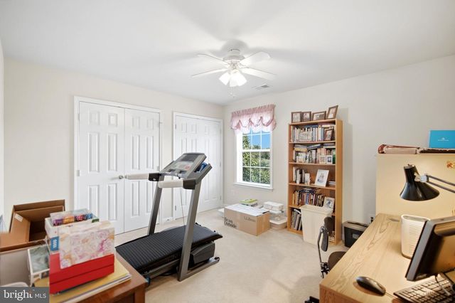 70 PARADISE VALLEY RD, Falling Waters, WV 25419
