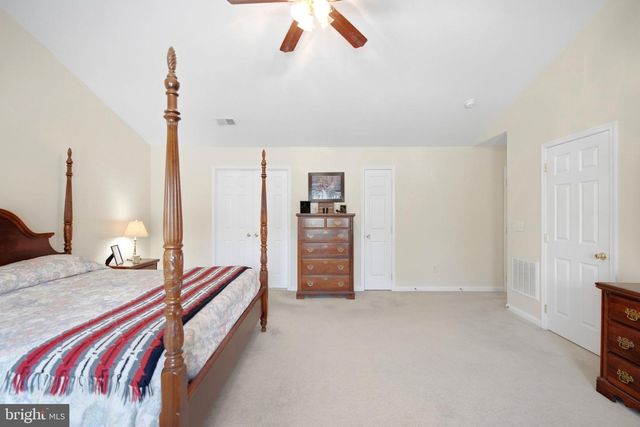 70 PARADISE VALLEY RD, Falling Waters, WV 25419