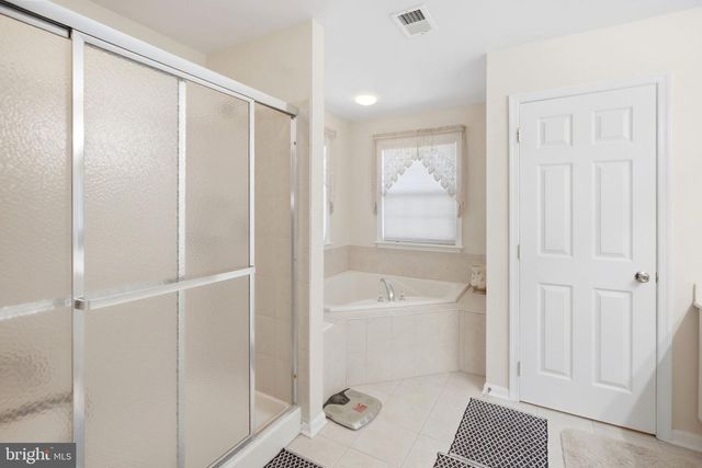 70 PARADISE VALLEY RD, Falling Waters, WV 25419