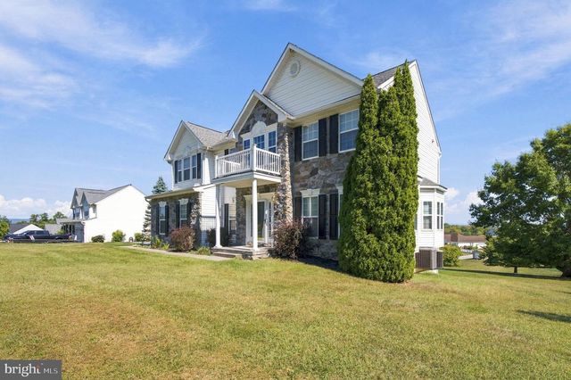 70 PARADISE VALLEY RD, Falling Waters, WV 25419