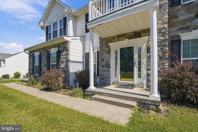 70 PARADISE VALLEY RD, Falling Waters, WV 25419