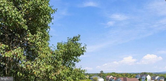 70 PARADISE VALLEY RD, Falling Waters, WV 25419