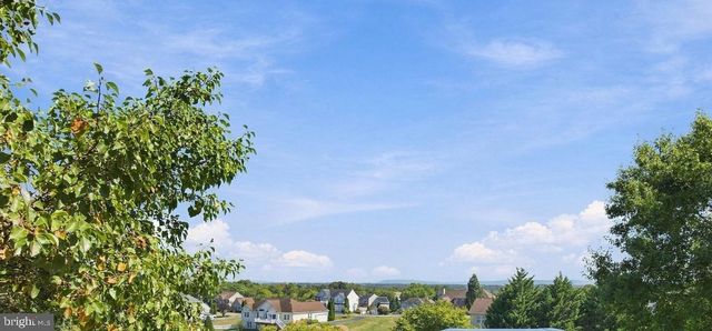 70 PARADISE VALLEY RD, Falling Waters, WV 25419