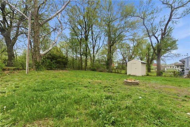 10803 Blue Ridge Boulevard, Kansas City, MO 64134