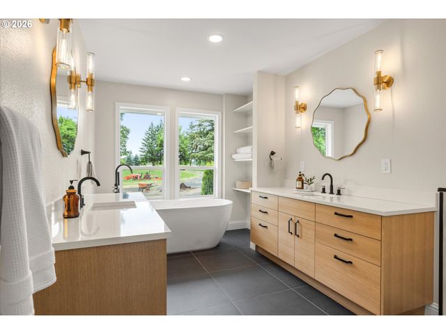 14101 Ne 144TH St, Brush Prairie, WA 98606
