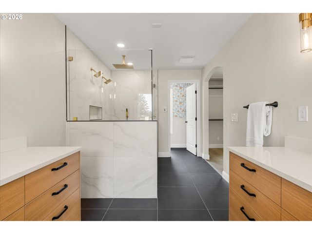 14101 Ne 144TH St, Brush Prairie, WA 98606
