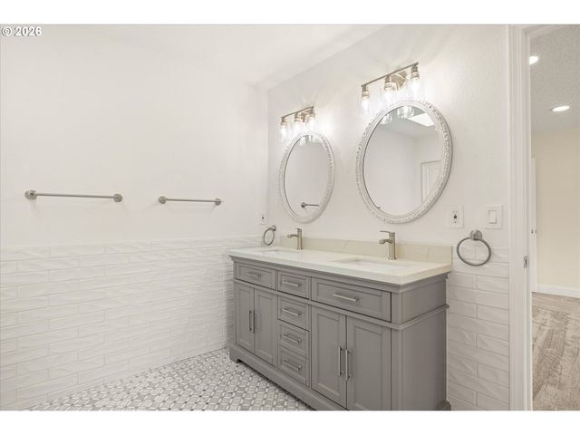 14101 Ne 144TH St, Brush Prairie, WA 98606