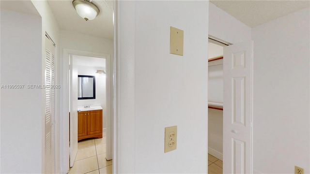 14201 N Kendall Dr 401D, Miami, FL 33186