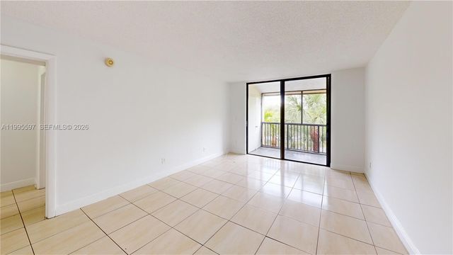 14201 N Kendall Dr 401D, Miami, FL 33186