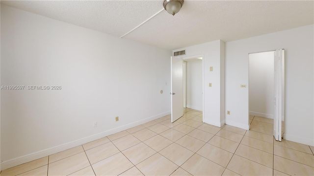 14201 N Kendall Dr 401D, Miami, FL 33186