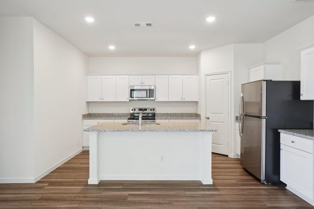 617 Lagoon DR, Maxwell, TX 78656