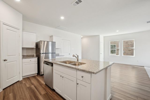 617 Lagoon DR, Maxwell, TX 78656