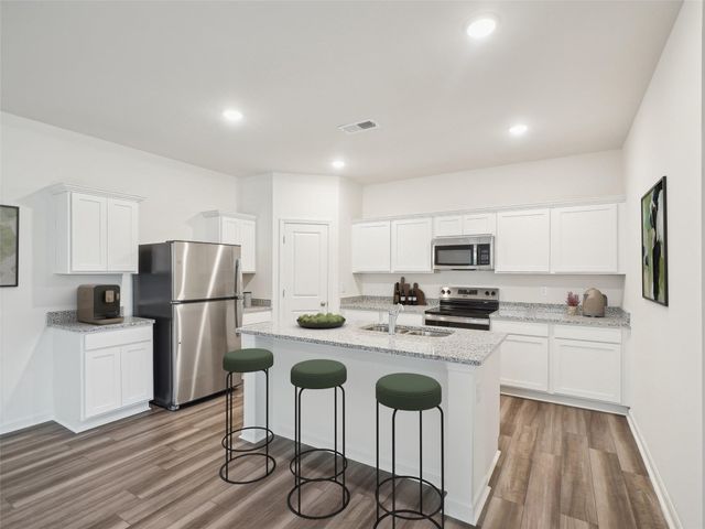 617 Lagoon DR, Maxwell, TX 78656
