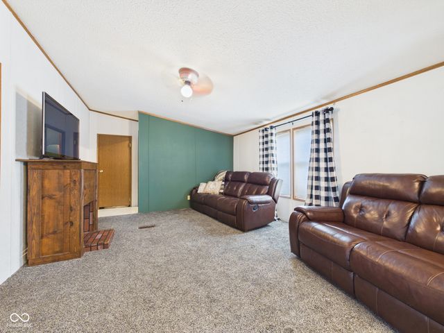 6313 N Lunar Lane, Alexandria, IN 46001