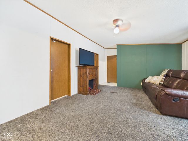 6313 N Lunar Lane, Alexandria, IN 46001