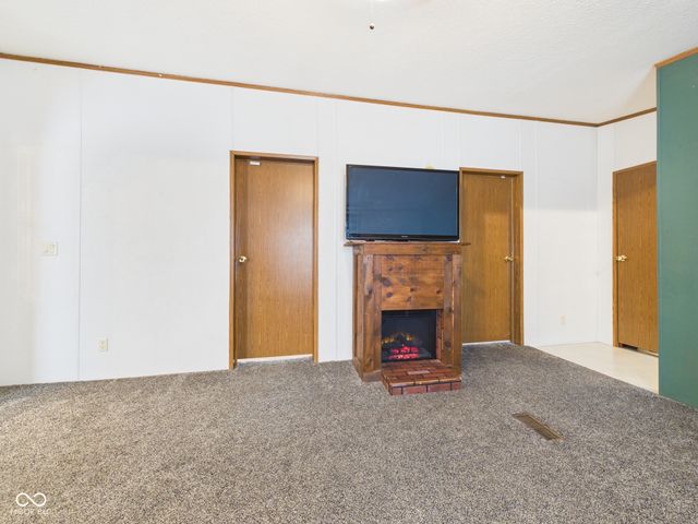 6313 N Lunar Lane, Alexandria, IN 46001