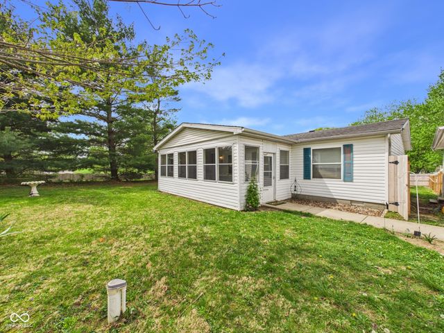 6313 N Lunar Lane, Alexandria, IN 46001