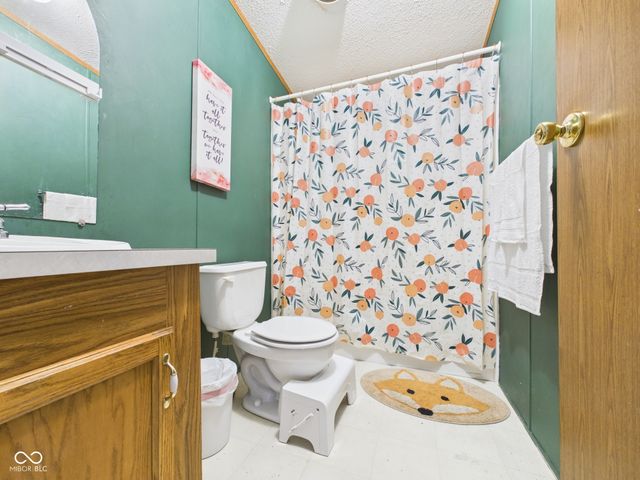 6313 N Lunar Lane, Alexandria, IN 46001
