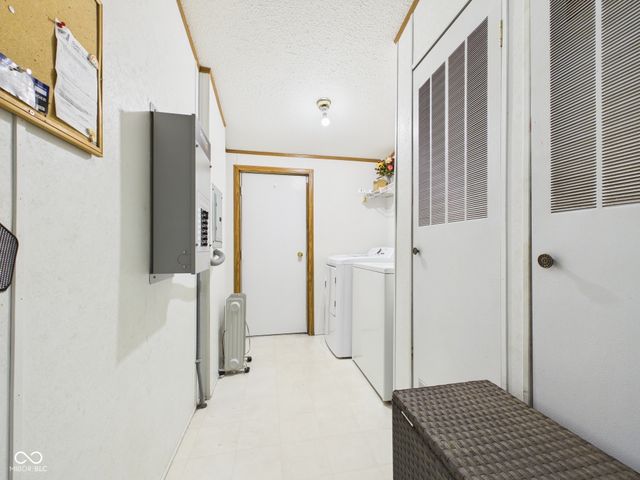 6313 N Lunar Lane, Alexandria, IN 46001