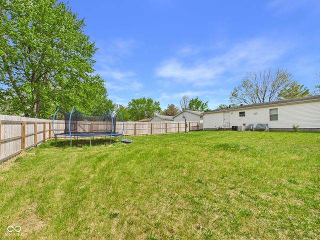 6313 N Lunar Lane, Alexandria, IN 46001