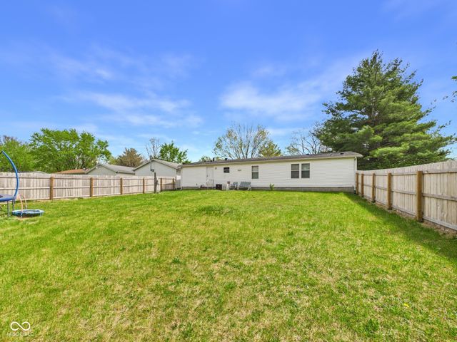 6313 N Lunar Lane, Alexandria, IN 46001
