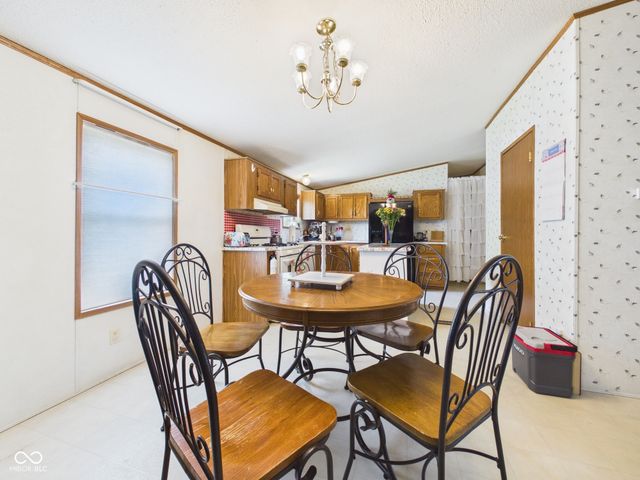 6313 N Lunar Lane, Alexandria, IN 46001