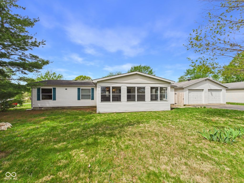 6313 N Lunar Lane, Alexandria, IN 46001