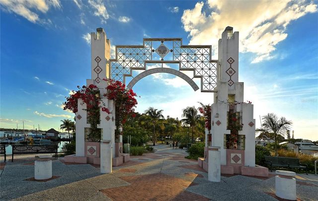 1111 N GULFSTREAM AVENUE 10E, Sarasota, FL 34236