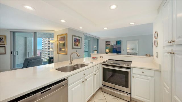 1111 N GULFSTREAM AVENUE 10E, Sarasota, FL 34236