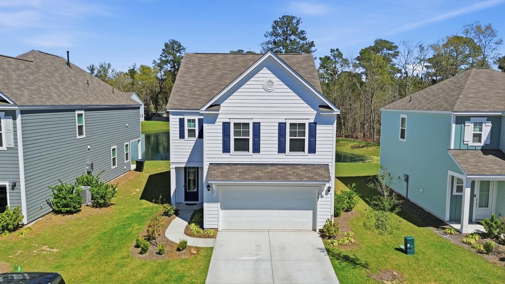 Image 2 of property listing at 190 E Pinckney Street, Summerville, SC 29485