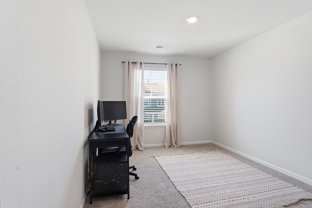 Image 29 of property listing at 190 E Pinckney Street, Summerville, SC 29485