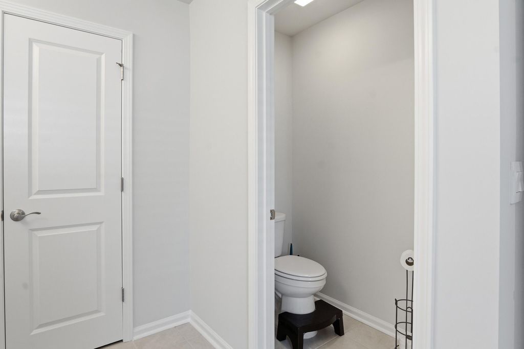 Image 35 of property listing at 190 E Pinckney Street, Summerville, SC 29485