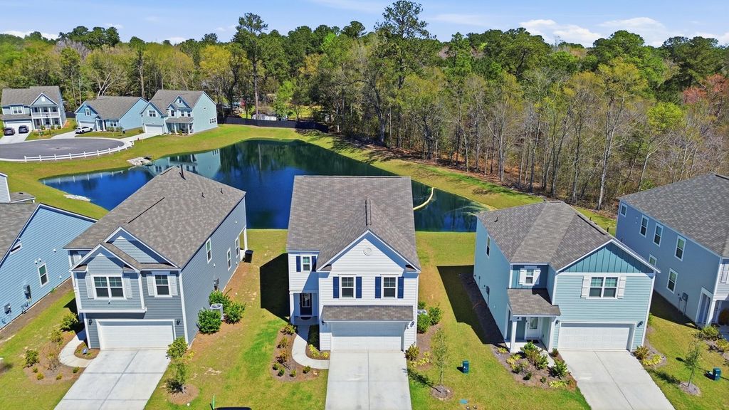 Image 46 of property listing at 190 E Pinckney Street, Summerville, SC 29485