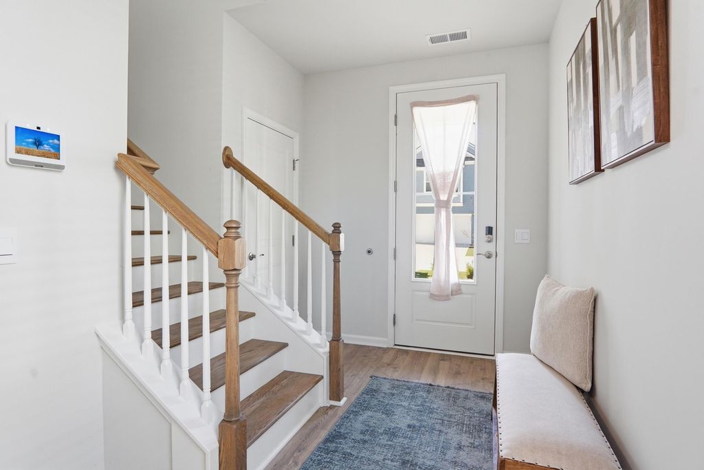 Image 5 of property listing at 190 E Pinckney Street, Summerville, SC 29485