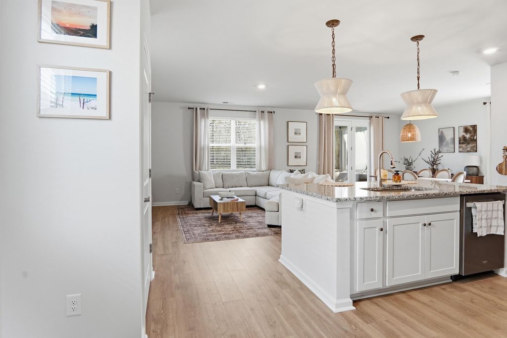 Image 6 of property listing at 190 E Pinckney Street, Summerville, SC 29485