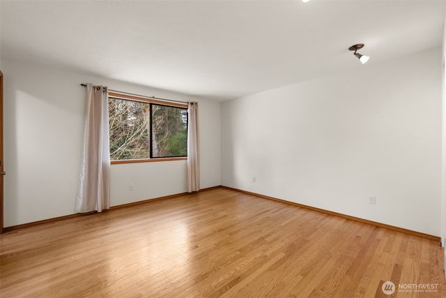 8844 SE 37th Street, Mercer Island, WA 98040